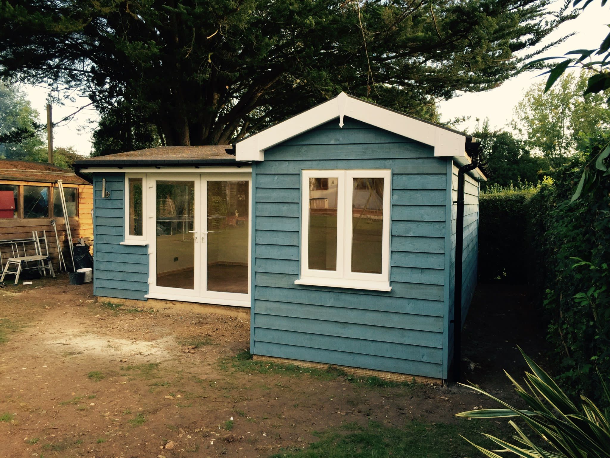 4 Compelling Reasons to Build Your Own Summer House in Hampshire