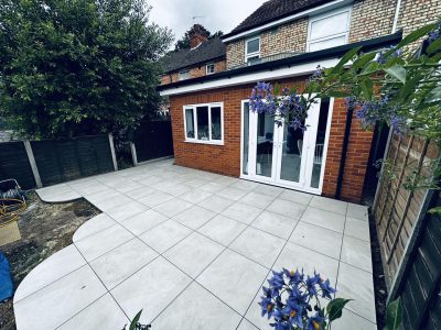 Natural rock slabs pavement